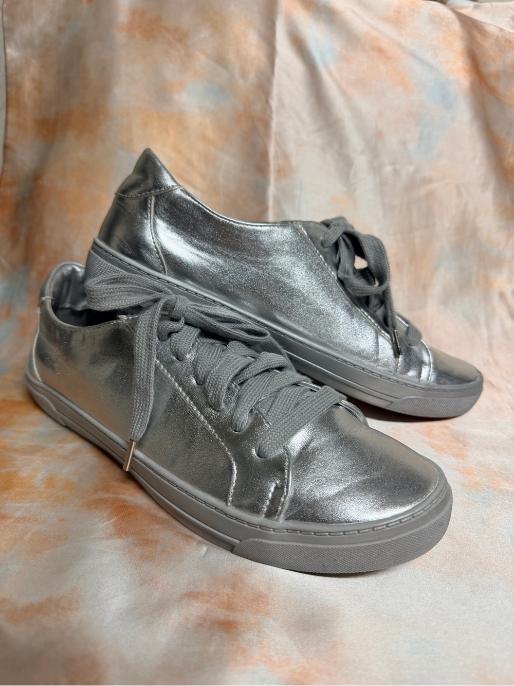 DV by Dolce Vita Sammy Metallic Silver Low-Top Lace-Up Sneakers